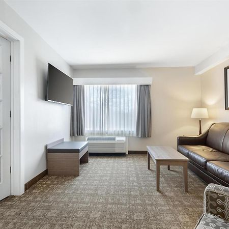 Best Western Plus Windjammer Inn & Conference Center Burlington Ngoại thất bức ảnh