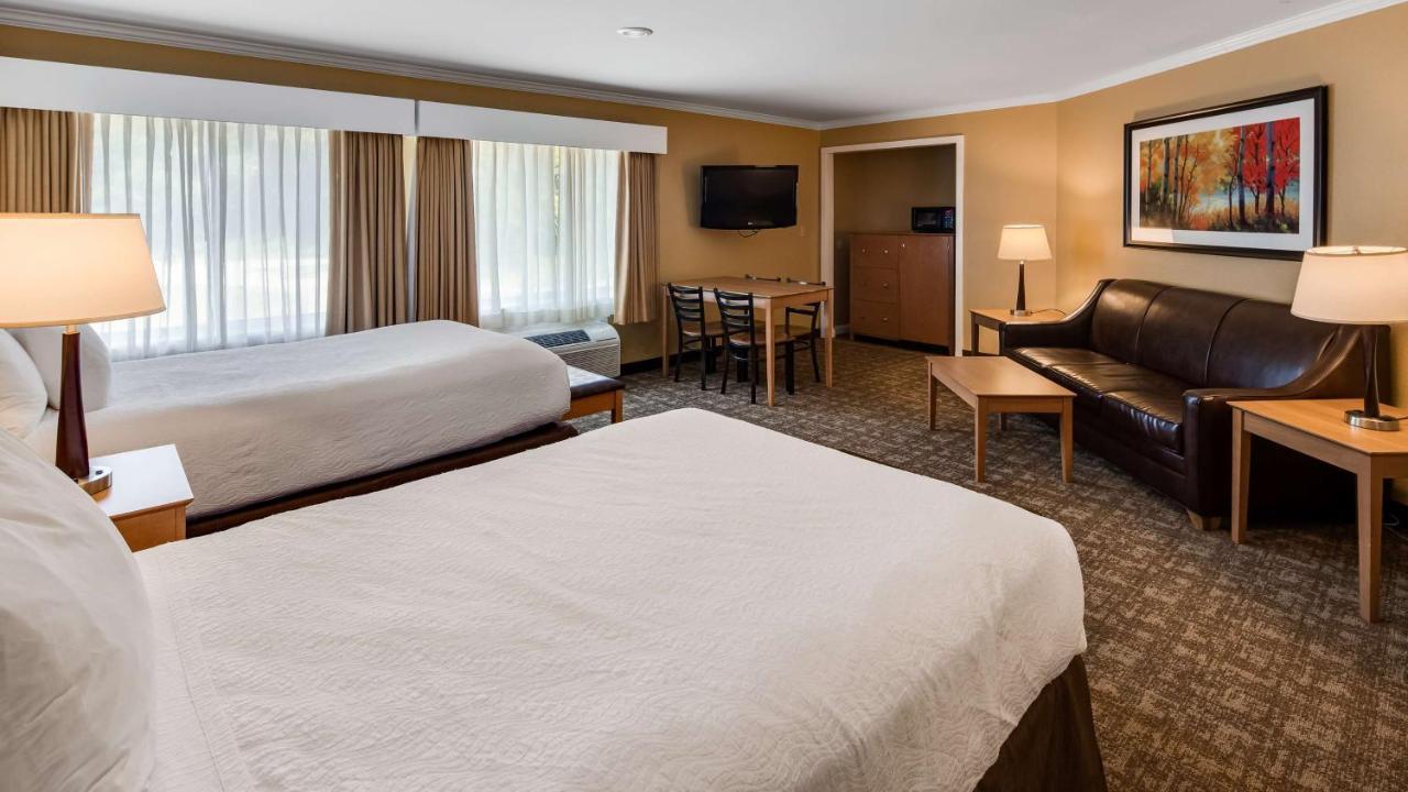 Best Western Plus Windjammer Inn & Conference Center Burlington Ngoại thất bức ảnh