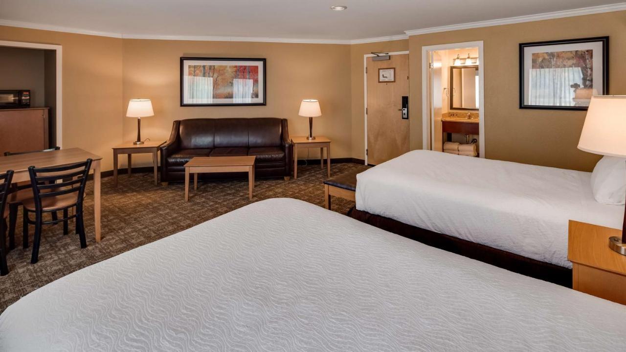 Best Western Plus Windjammer Inn & Conference Center Burlington Ngoại thất bức ảnh