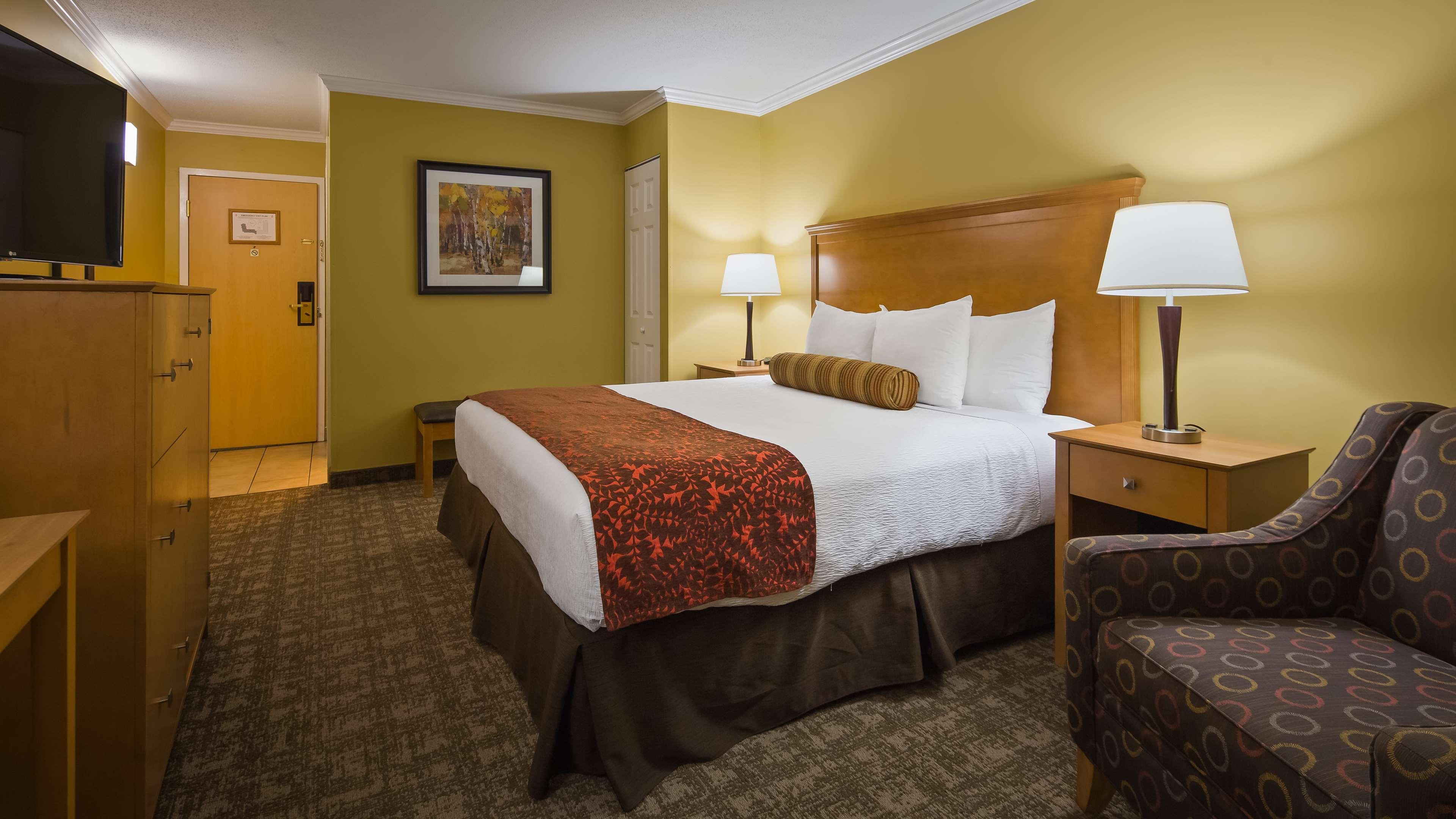Best Western Plus Windjammer Inn & Conference Center Burlington Ngoại thất bức ảnh