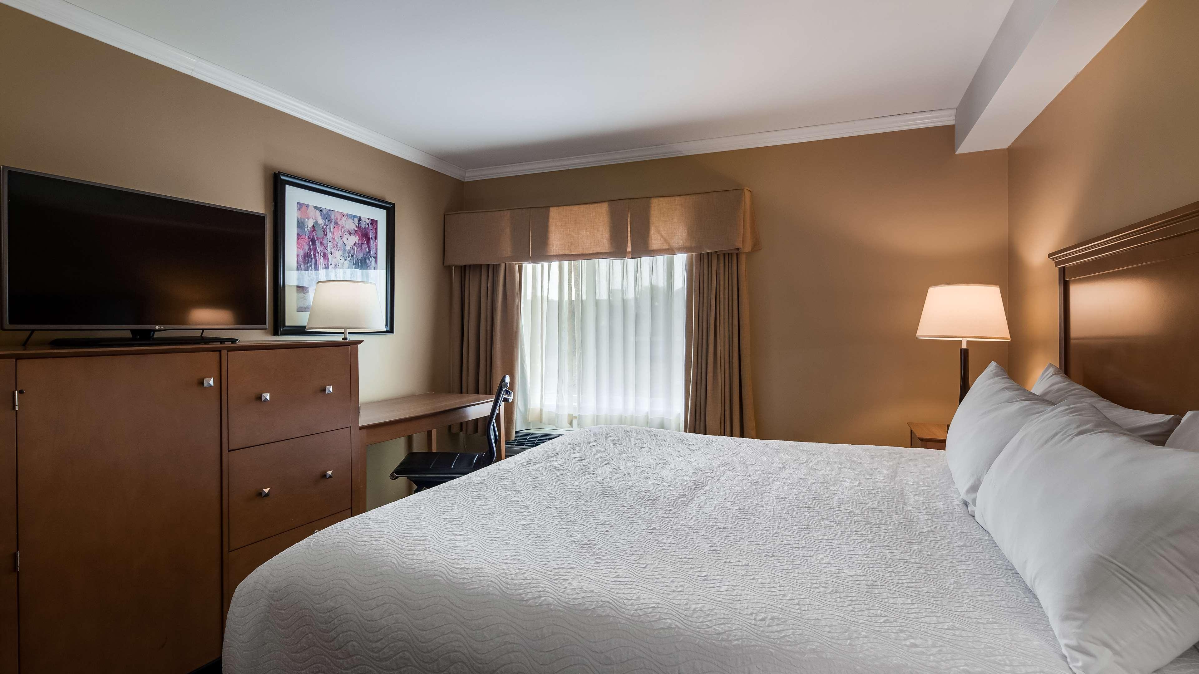 Best Western Plus Windjammer Inn & Conference Center Burlington Ngoại thất bức ảnh