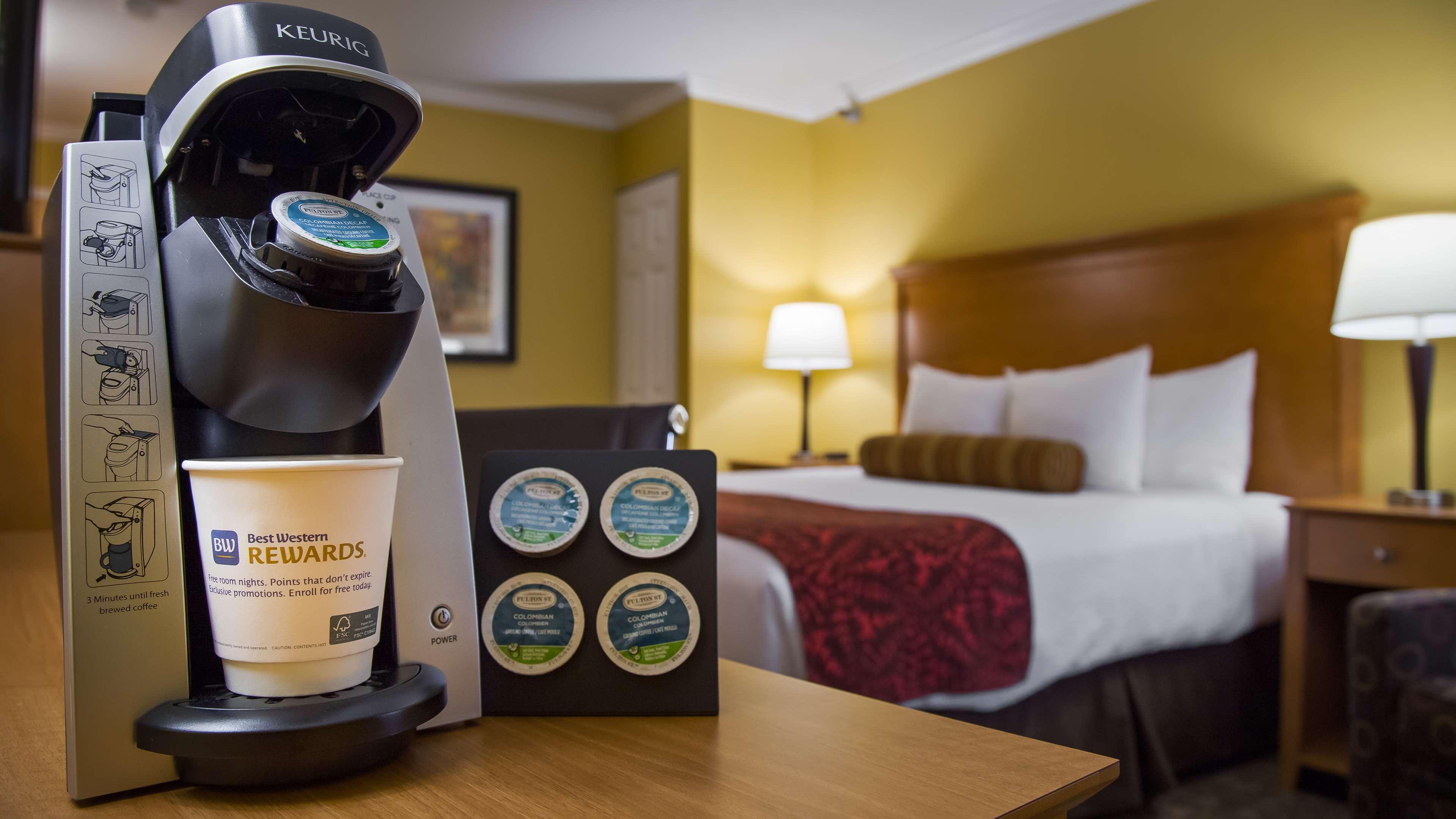 Best Western Plus Windjammer Inn & Conference Center Burlington Ngoại thất bức ảnh