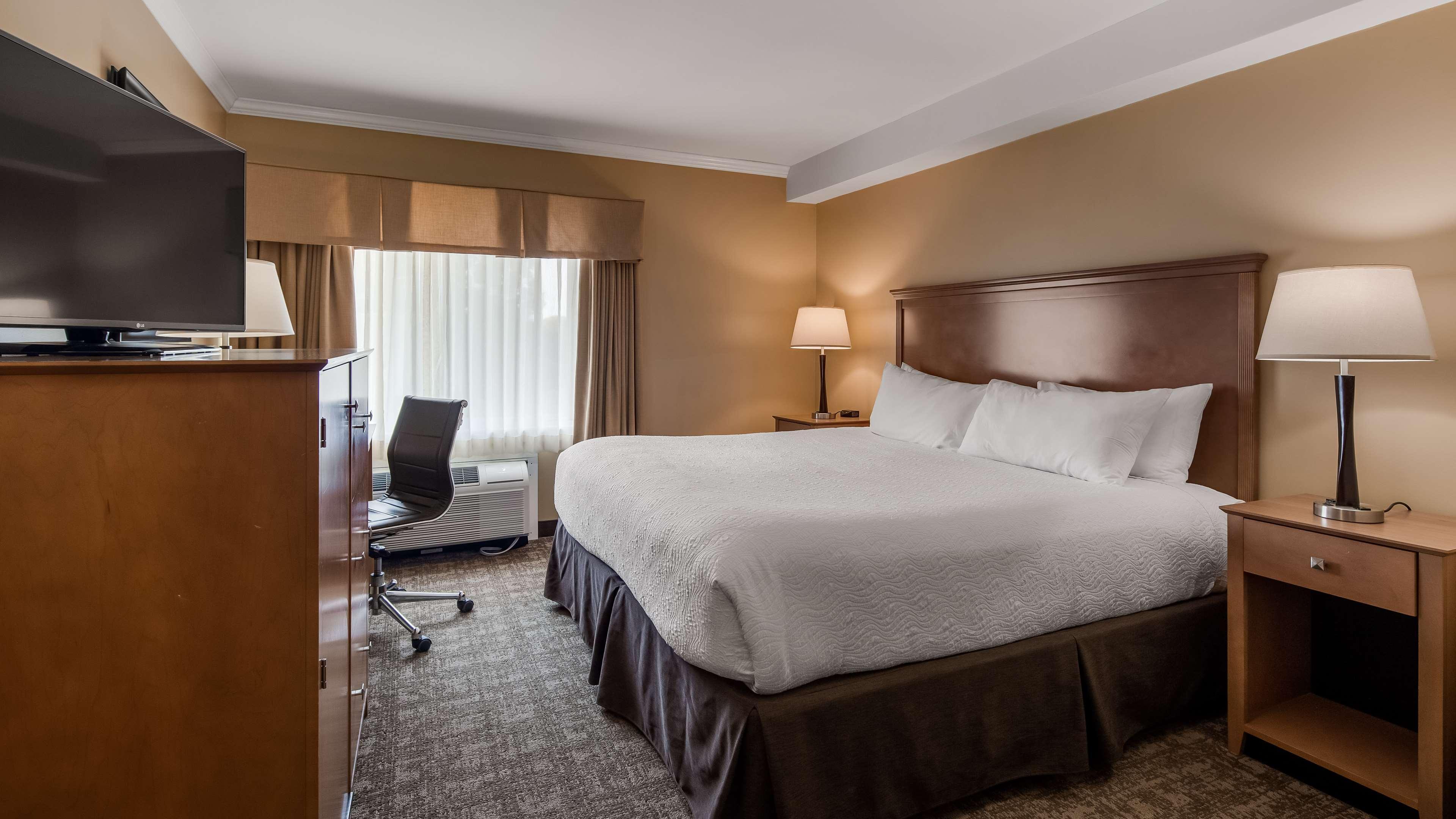 Best Western Plus Windjammer Inn & Conference Center Burlington Ngoại thất bức ảnh