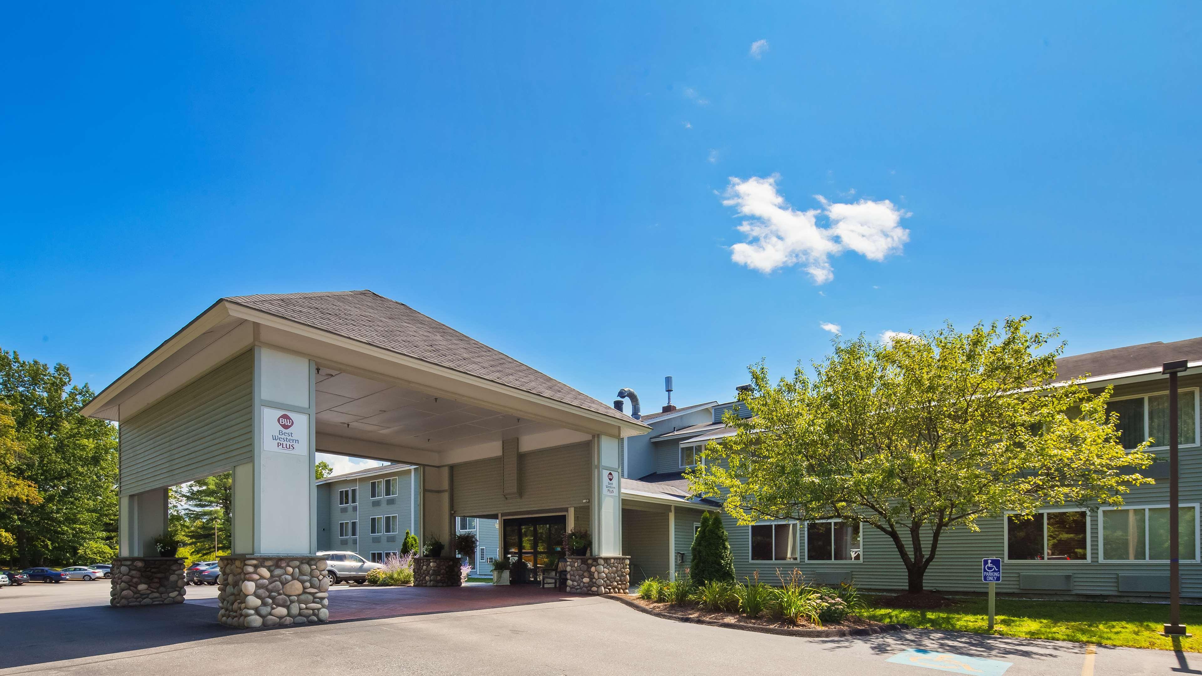 Best Western Plus Windjammer Inn & Conference Center Burlington Ngoại thất bức ảnh