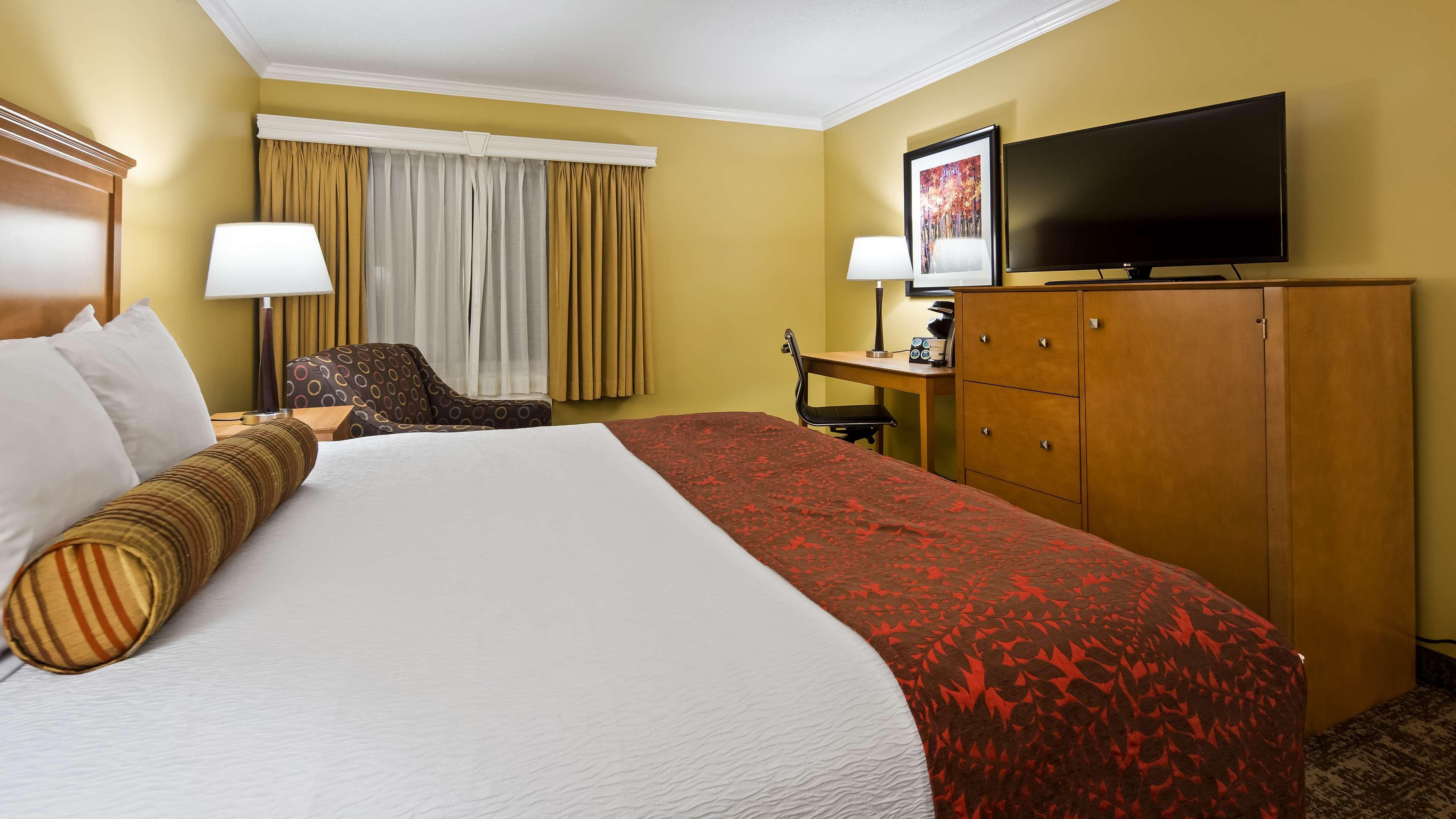 Best Western Plus Windjammer Inn & Conference Center Burlington Ngoại thất bức ảnh