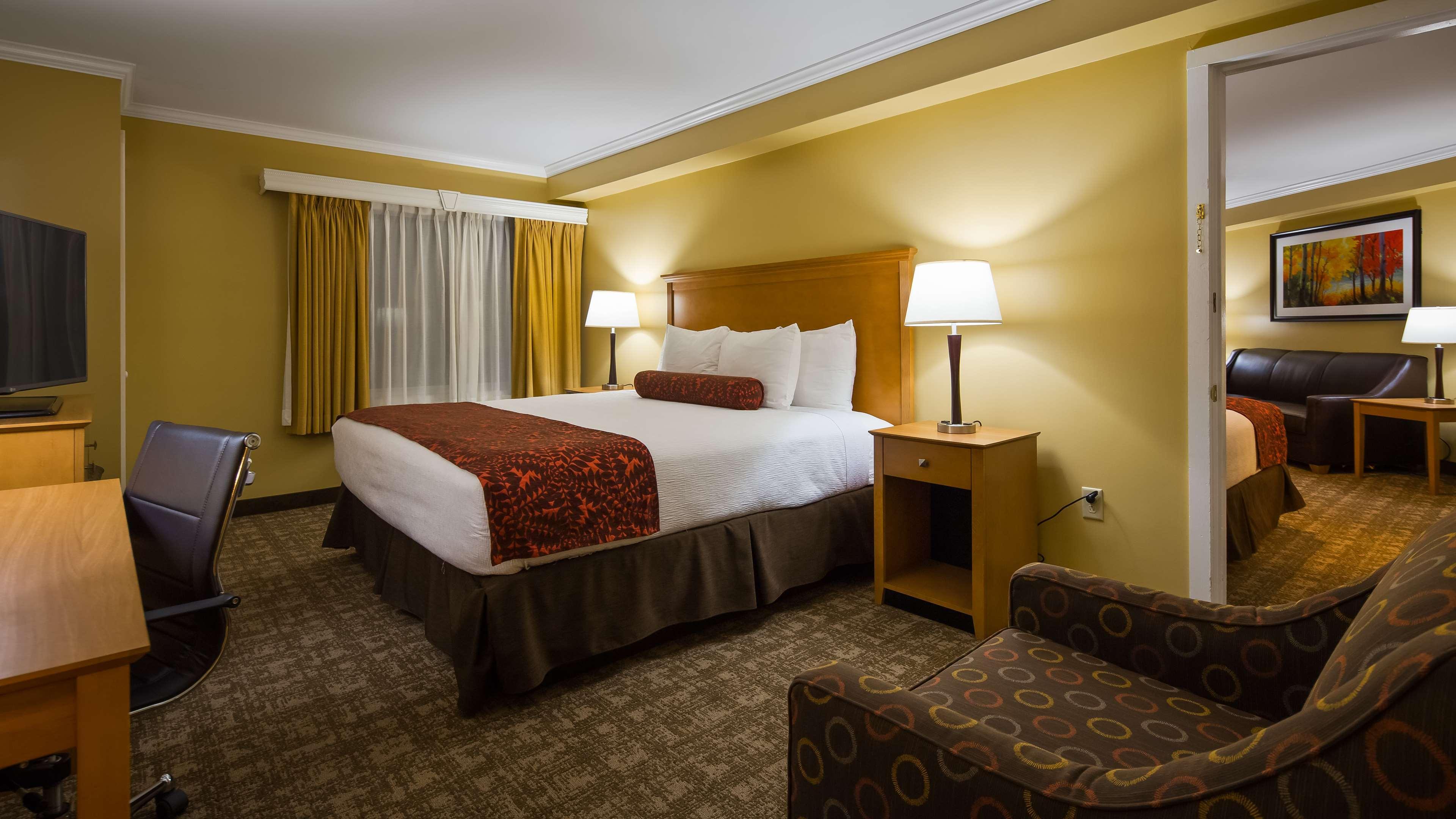 Best Western Plus Windjammer Inn & Conference Center Burlington Ngoại thất bức ảnh