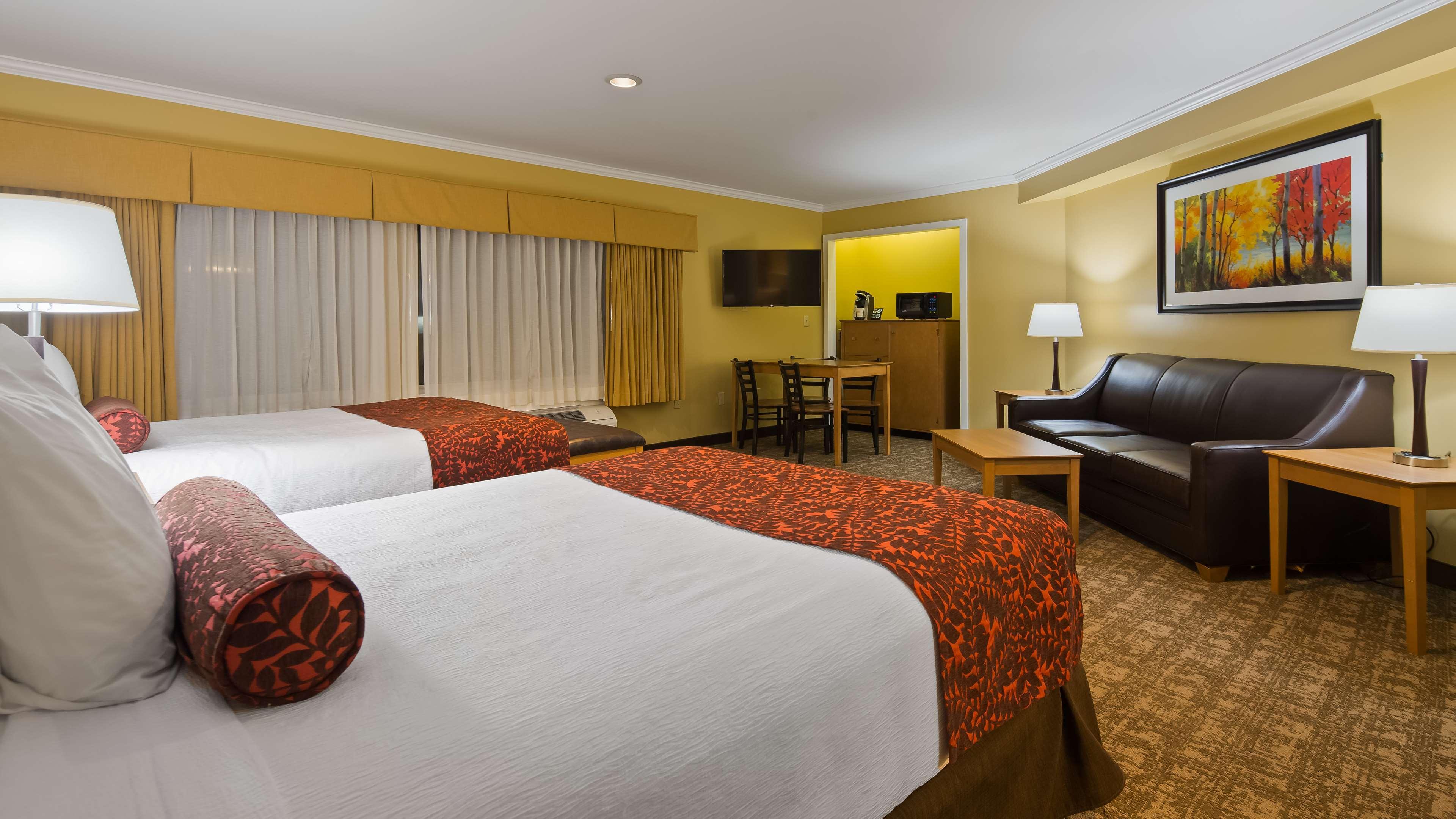 Best Western Plus Windjammer Inn & Conference Center Burlington Ngoại thất bức ảnh