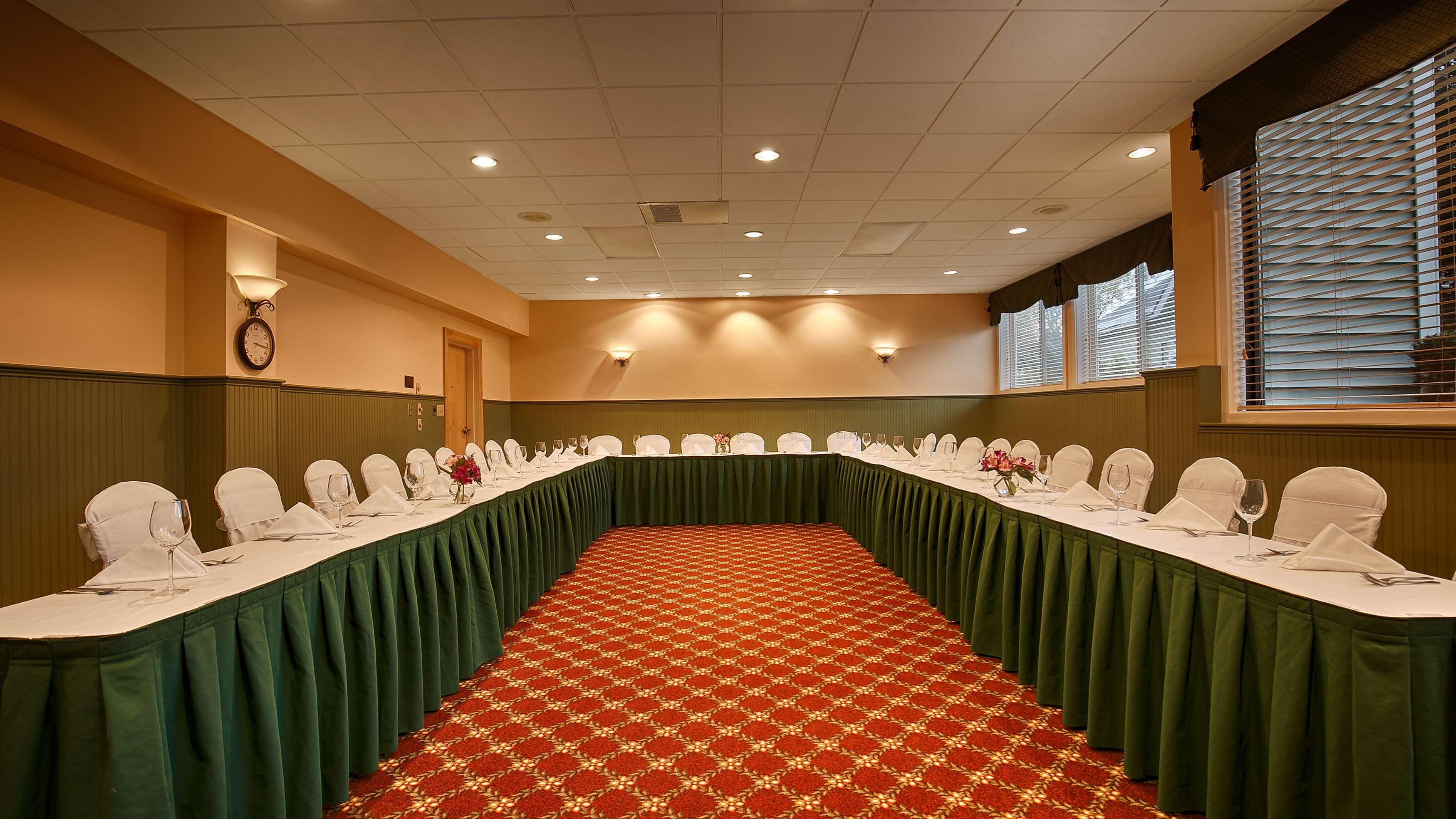 Best Western Plus Windjammer Inn & Conference Center Burlington Ngoại thất bức ảnh