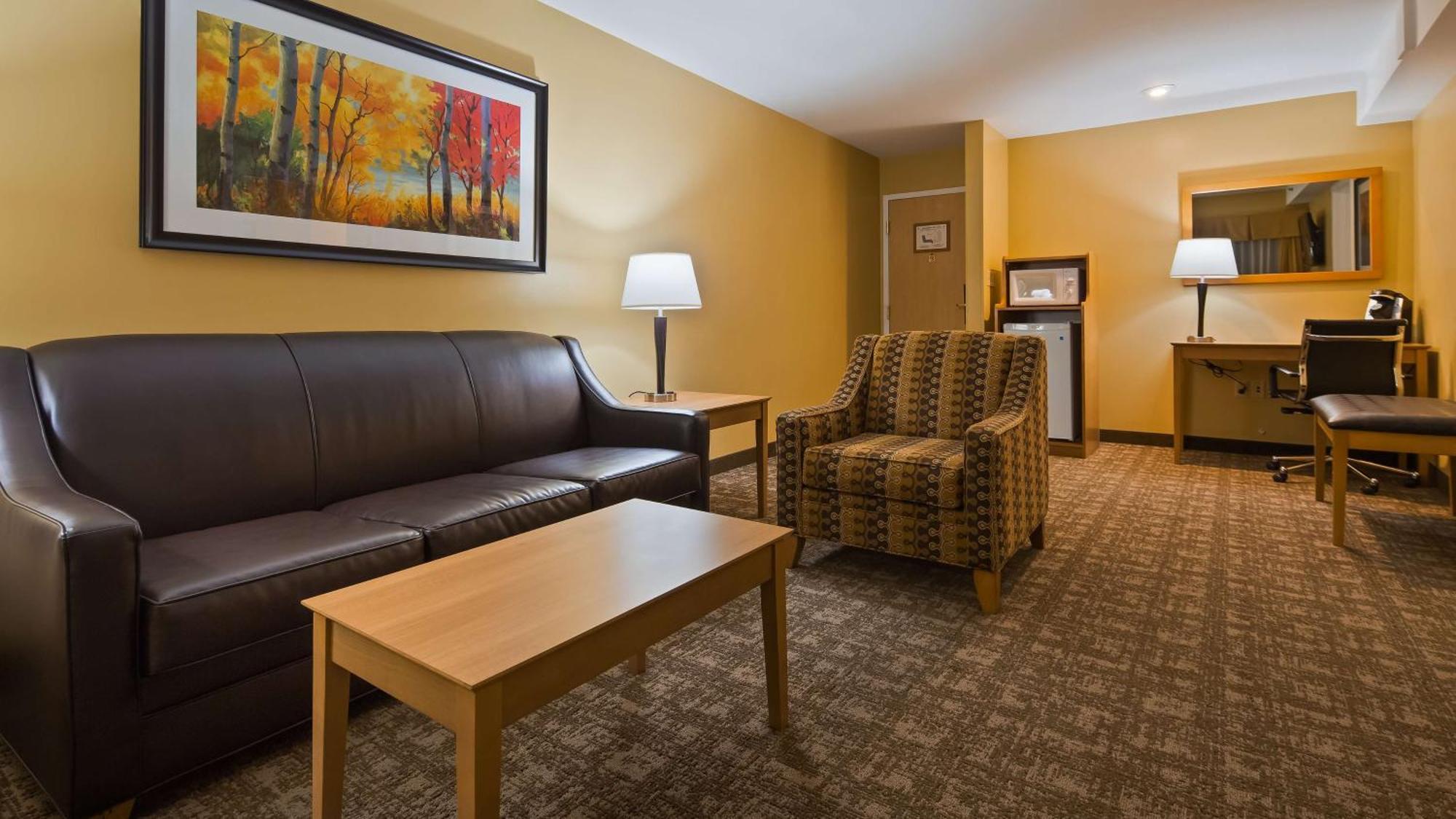 Best Western Plus Windjammer Inn & Conference Center Burlington Ngoại thất bức ảnh