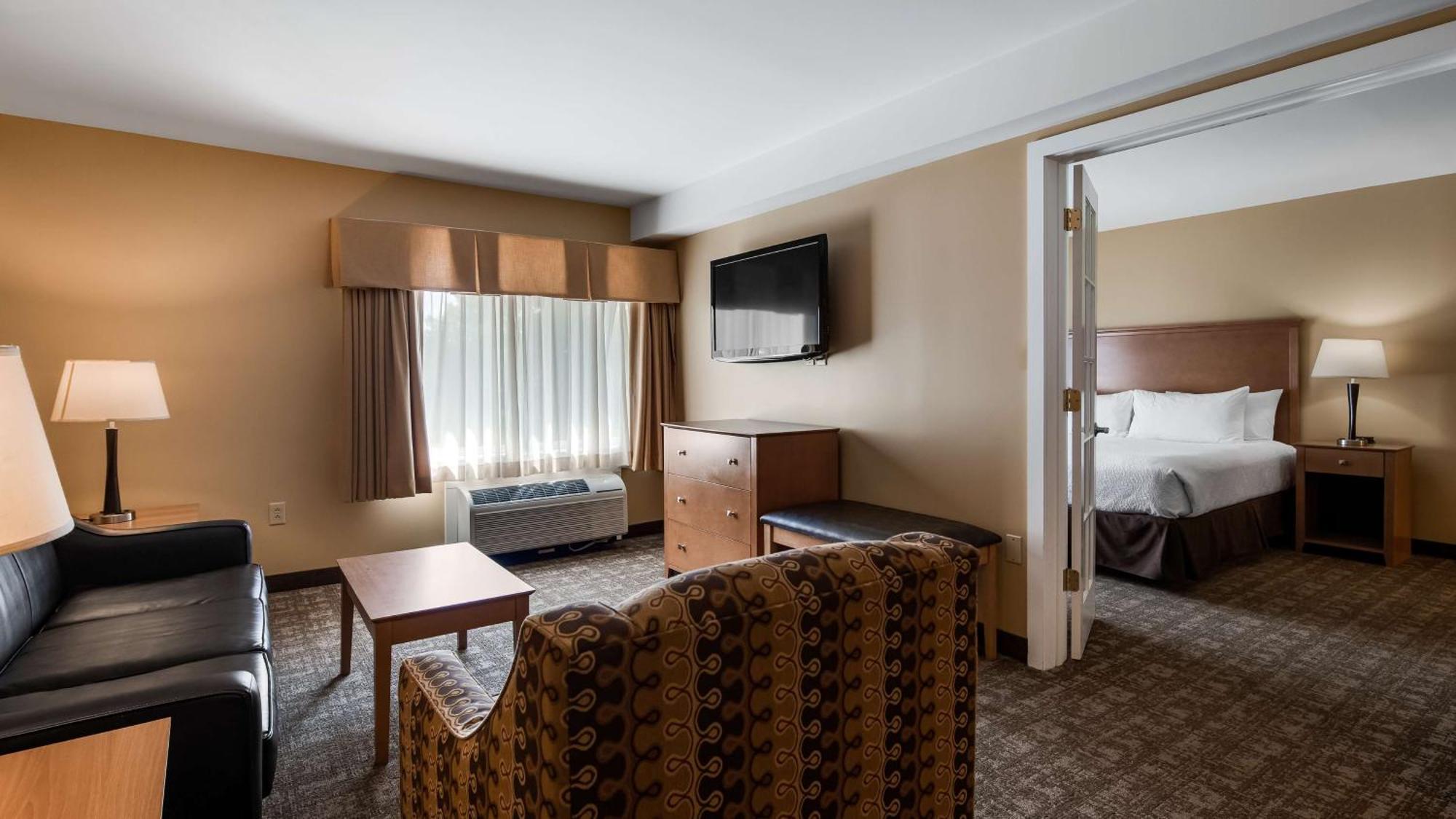 Best Western Plus Windjammer Inn & Conference Center Burlington Ngoại thất bức ảnh