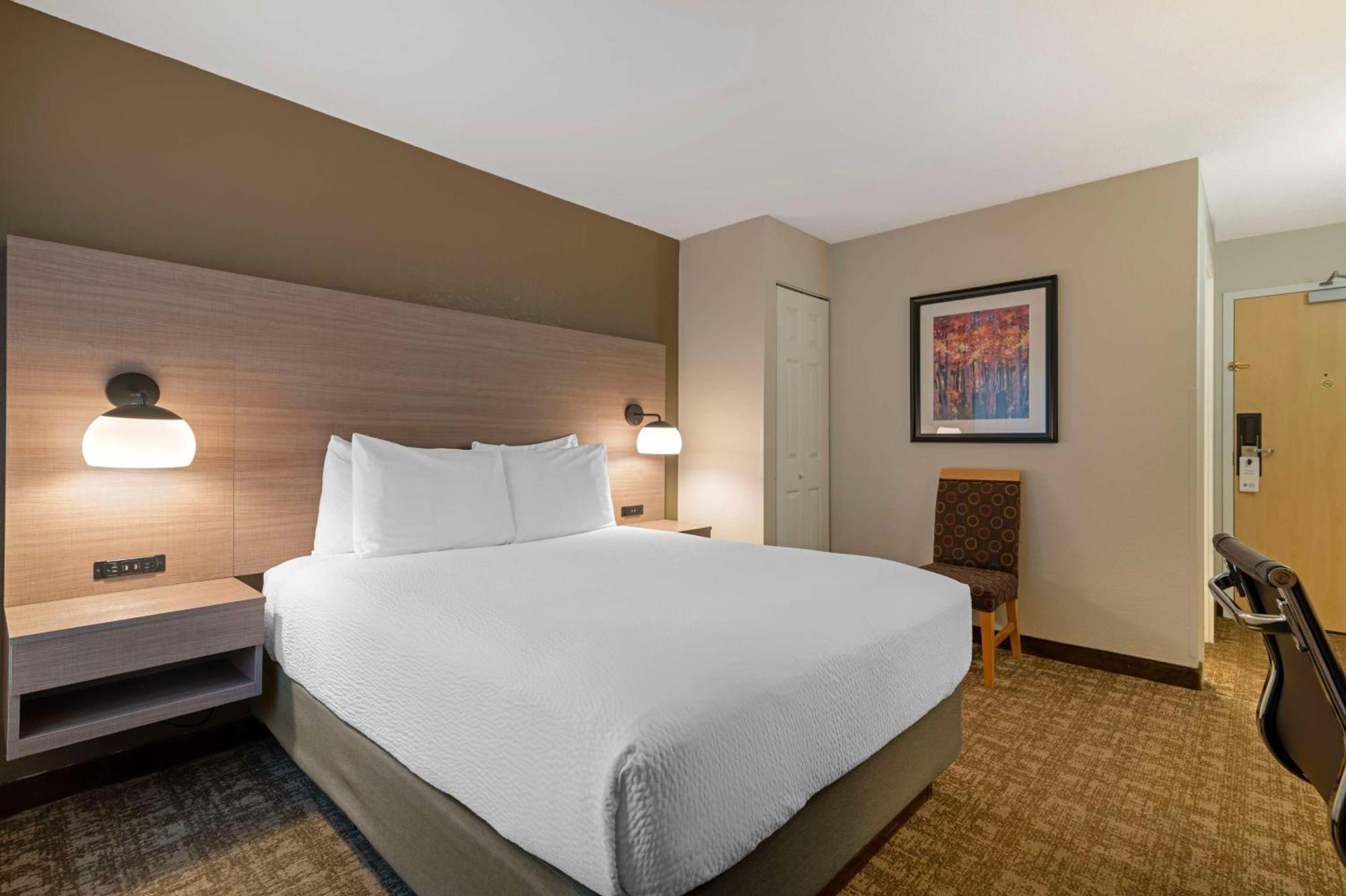 Best Western Plus Windjammer Inn & Conference Center Burlington Ngoại thất bức ảnh