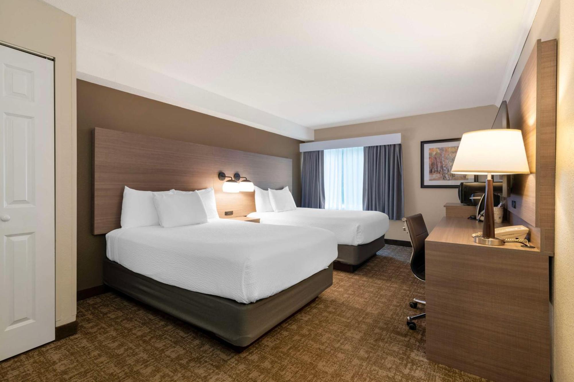 Best Western Plus Windjammer Inn & Conference Center Burlington Ngoại thất bức ảnh
