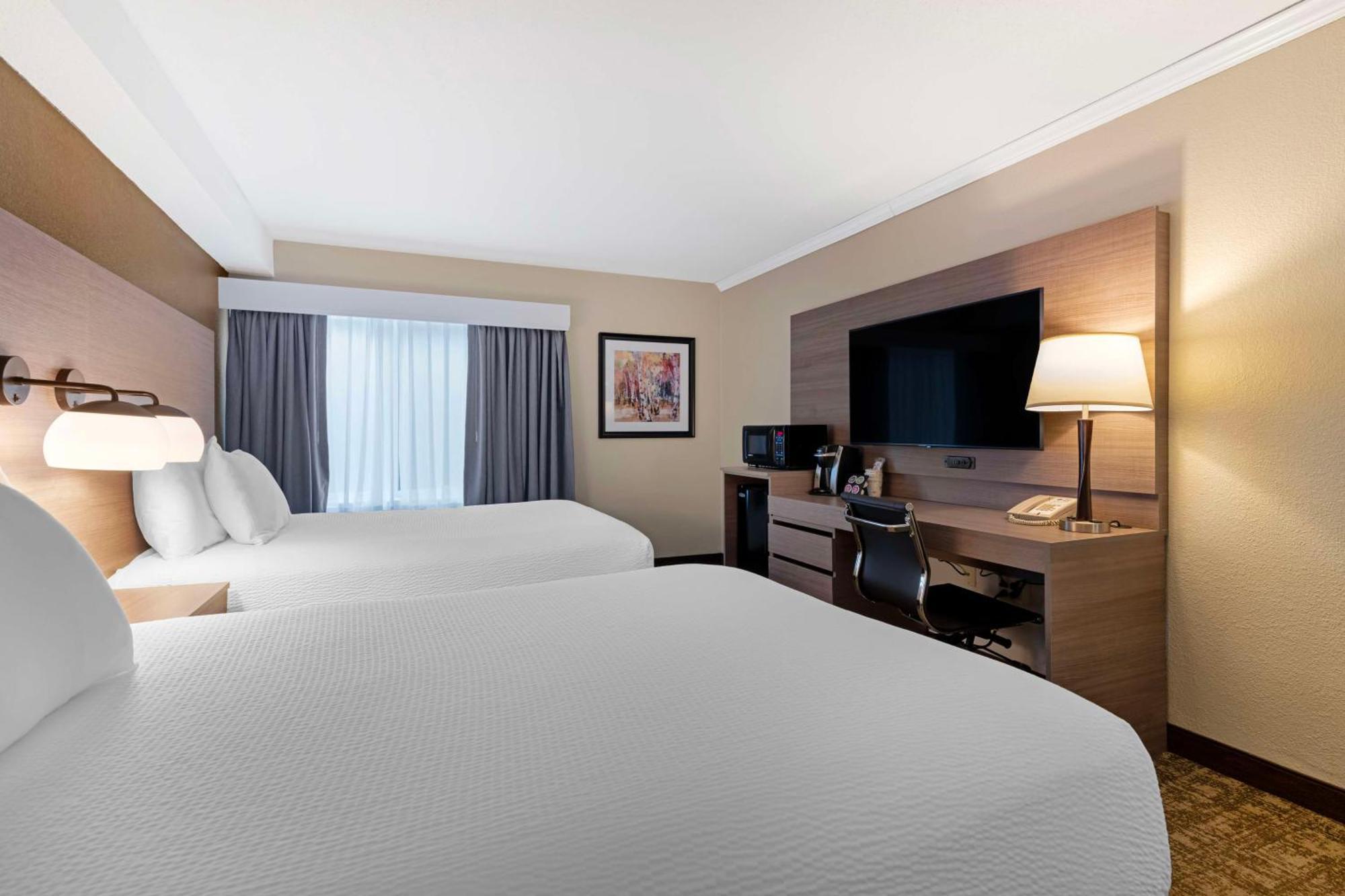 Best Western Plus Windjammer Inn & Conference Center Burlington Ngoại thất bức ảnh