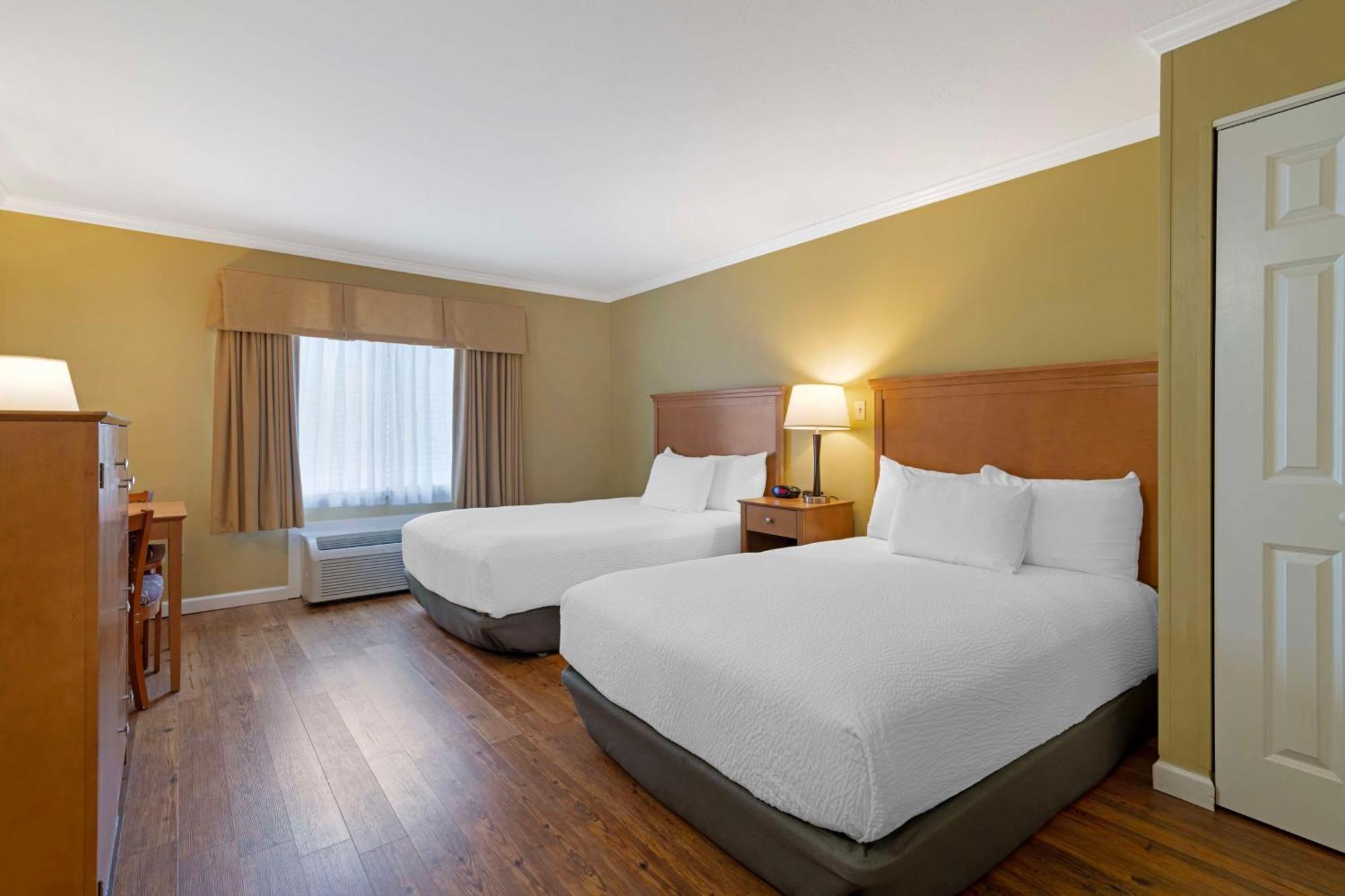Best Western Plus Windjammer Inn & Conference Center Burlington Ngoại thất bức ảnh