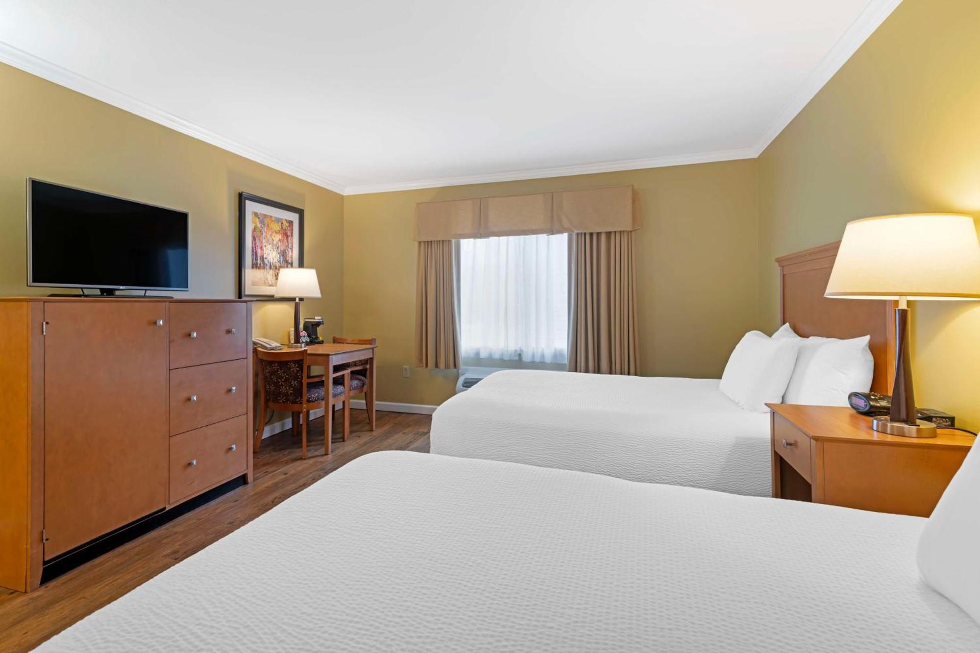 Best Western Plus Windjammer Inn & Conference Center Burlington Ngoại thất bức ảnh