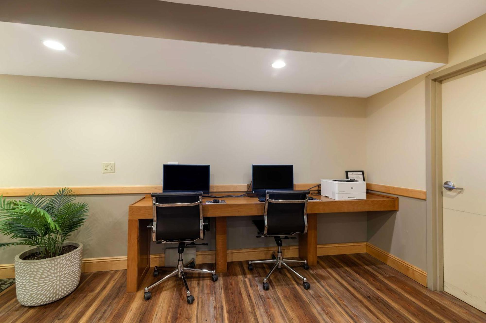 Best Western Plus Windjammer Inn & Conference Center Burlington Ngoại thất bức ảnh