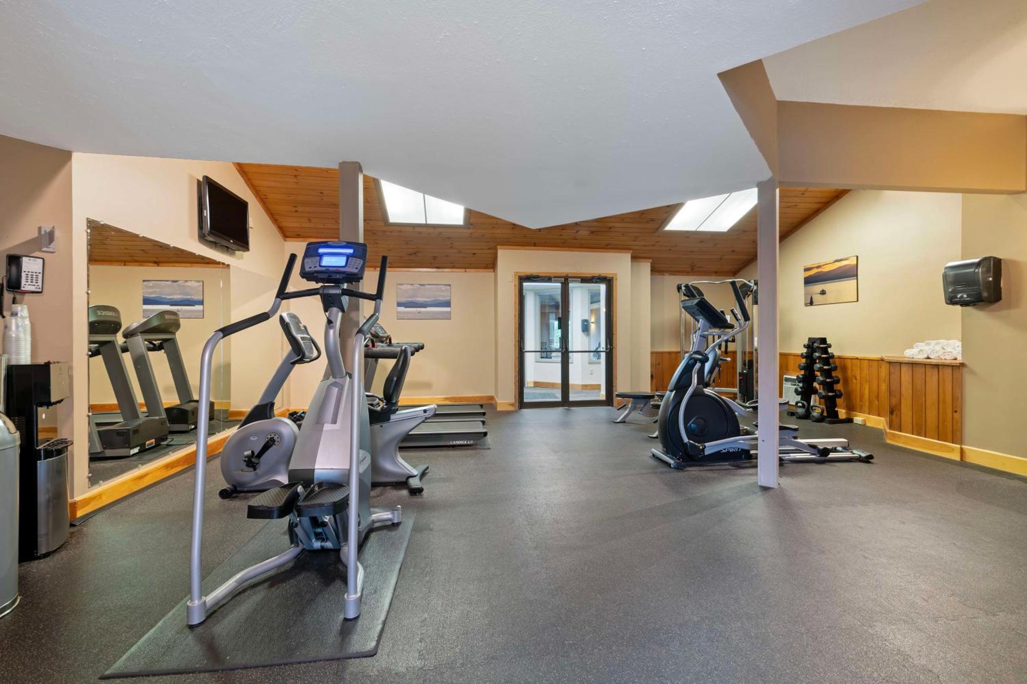 Best Western Plus Windjammer Inn & Conference Center Burlington Ngoại thất bức ảnh