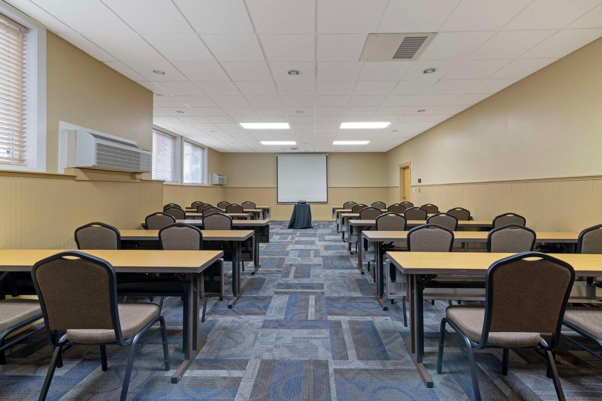 Best Western Plus Windjammer Inn & Conference Center Burlington Ngoại thất bức ảnh