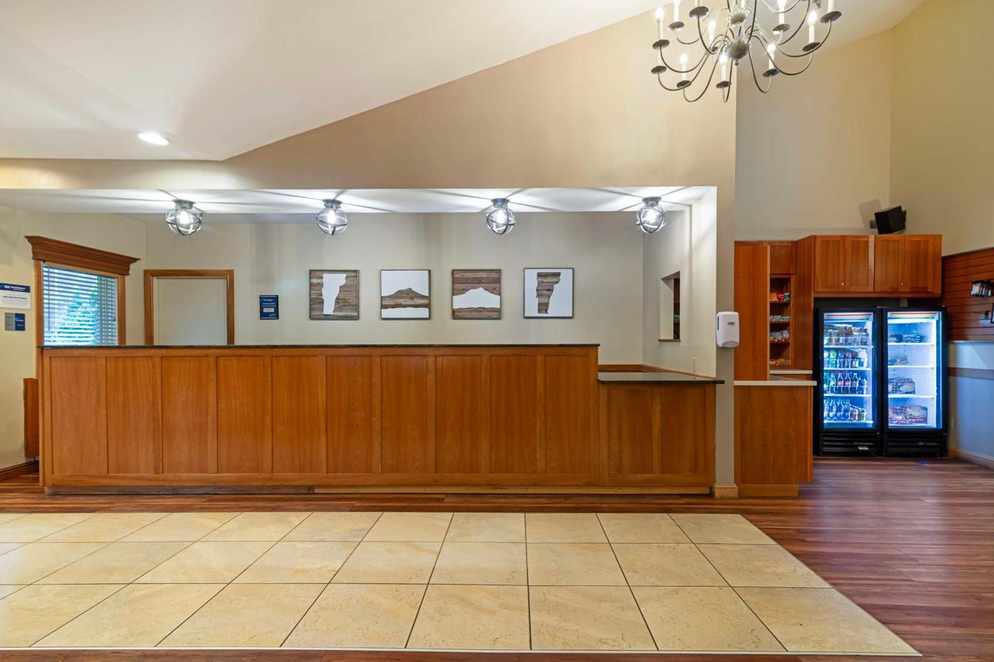 Best Western Plus Windjammer Inn & Conference Center Burlington Ngoại thất bức ảnh