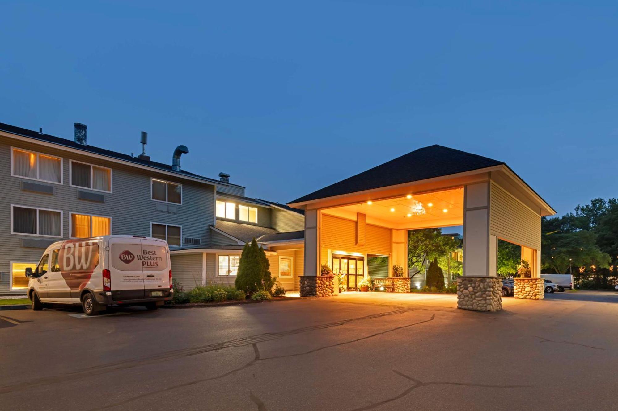 Best Western Plus Windjammer Inn & Conference Center Burlington Ngoại thất bức ảnh