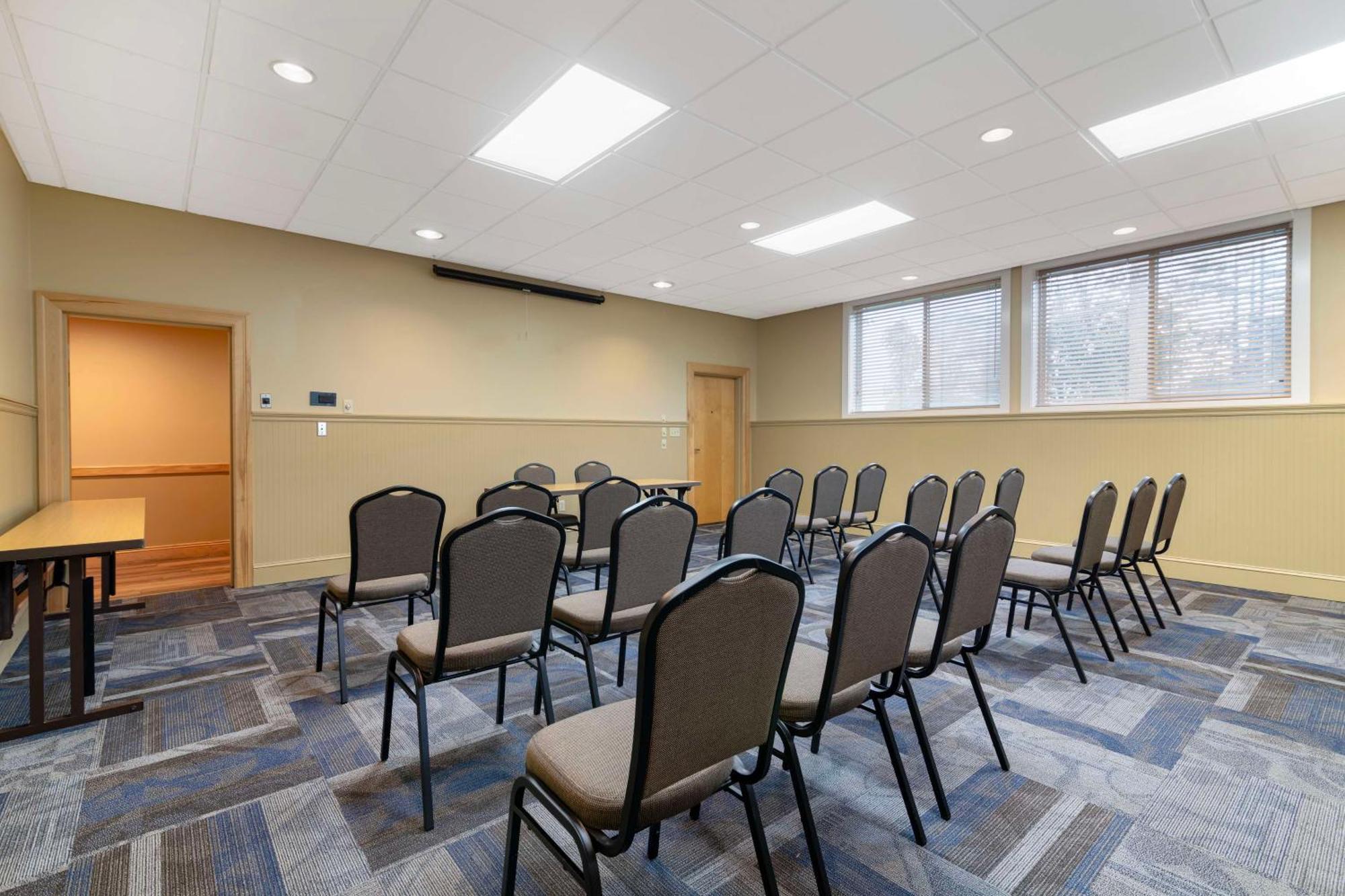 Best Western Plus Windjammer Inn & Conference Center Burlington Ngoại thất bức ảnh