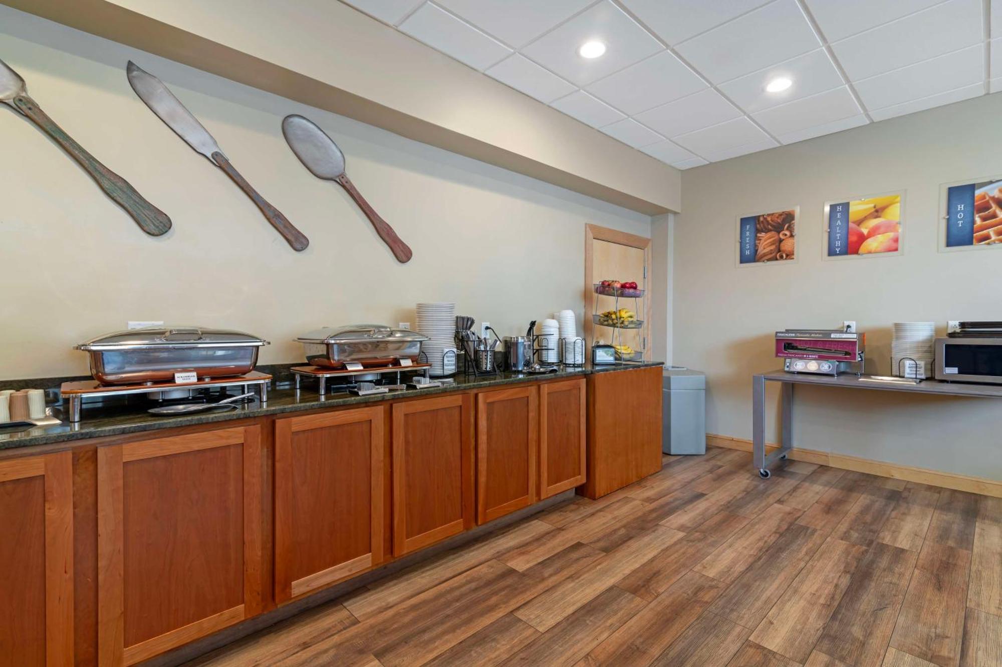 Best Western Plus Windjammer Inn & Conference Center Burlington Ngoại thất bức ảnh
