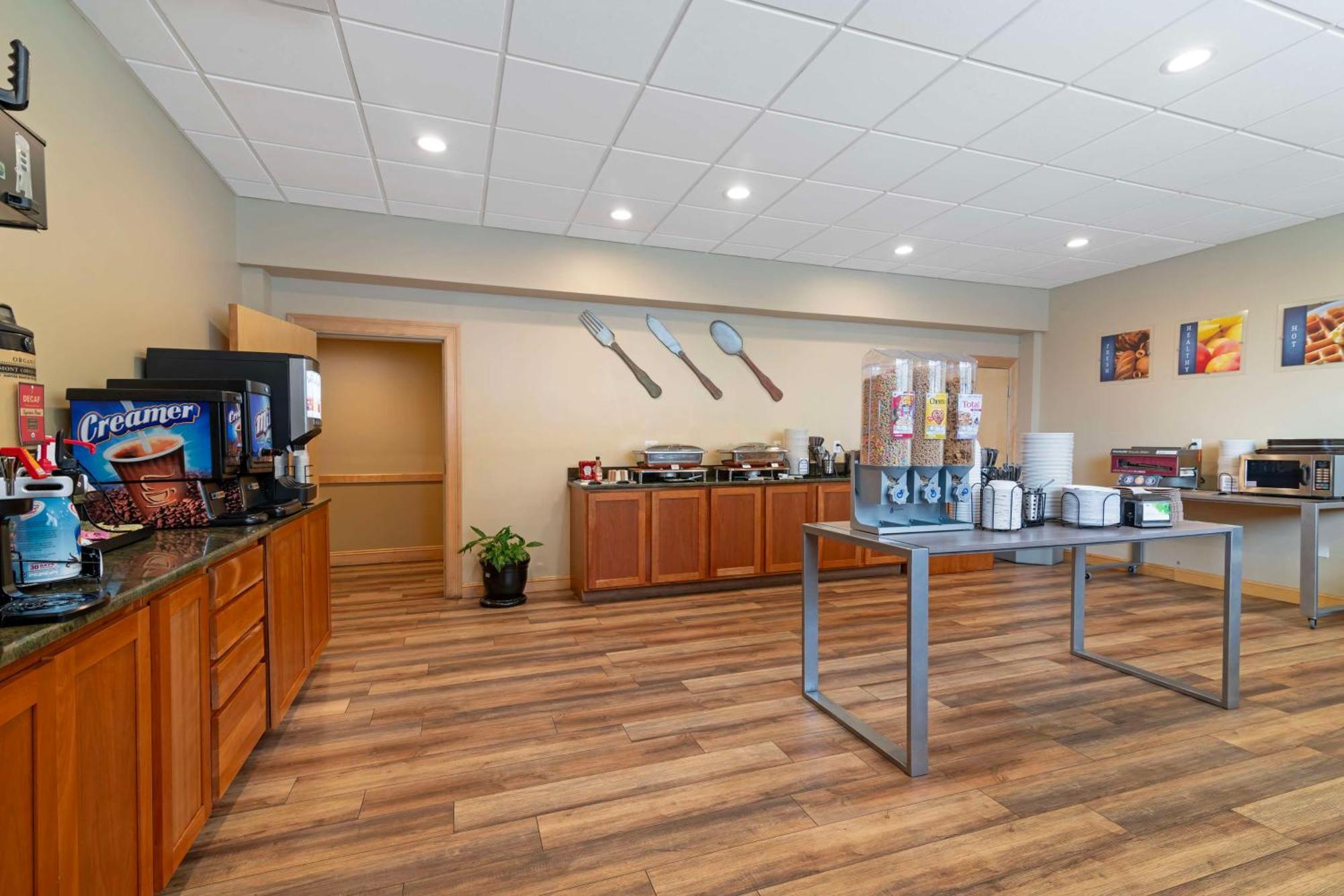 Best Western Plus Windjammer Inn & Conference Center Burlington Ngoại thất bức ảnh