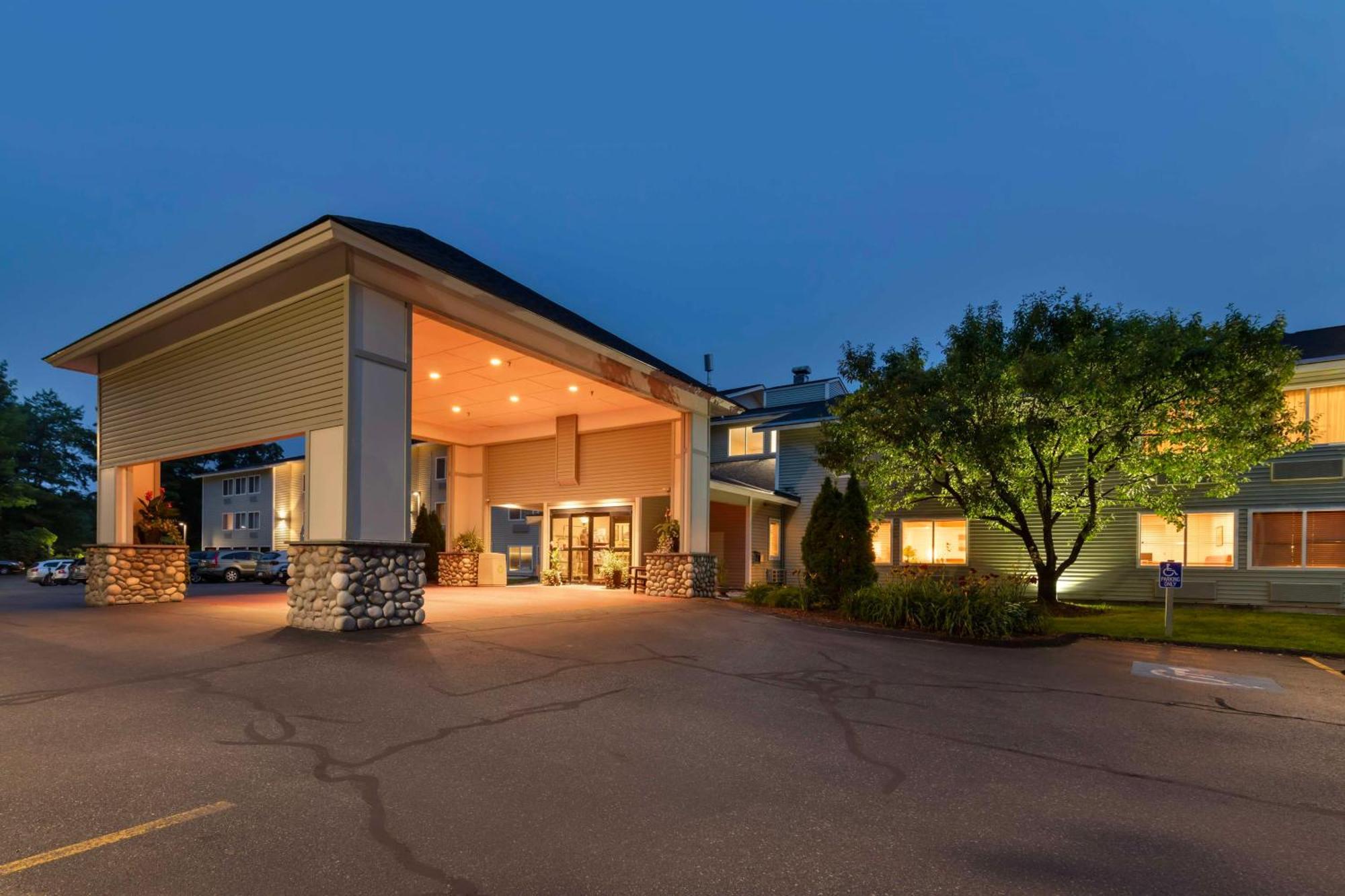 Best Western Plus Windjammer Inn & Conference Center Burlington Ngoại thất bức ảnh