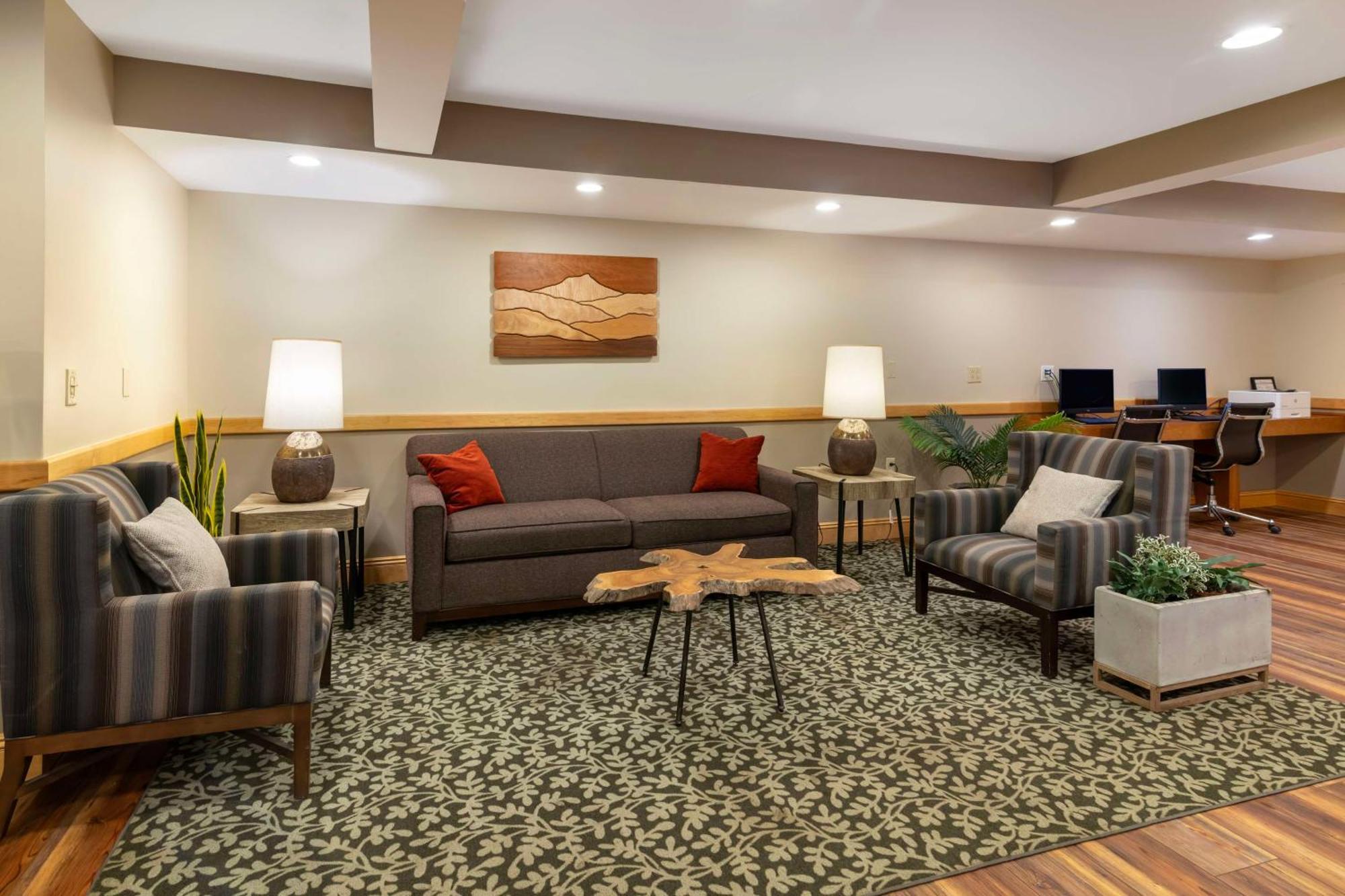Best Western Plus Windjammer Inn & Conference Center Burlington Ngoại thất bức ảnh