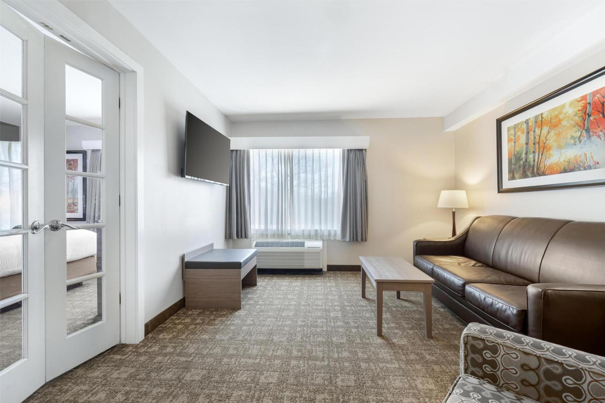 Best Western Plus Windjammer Inn & Conference Center Burlington Ngoại thất bức ảnh