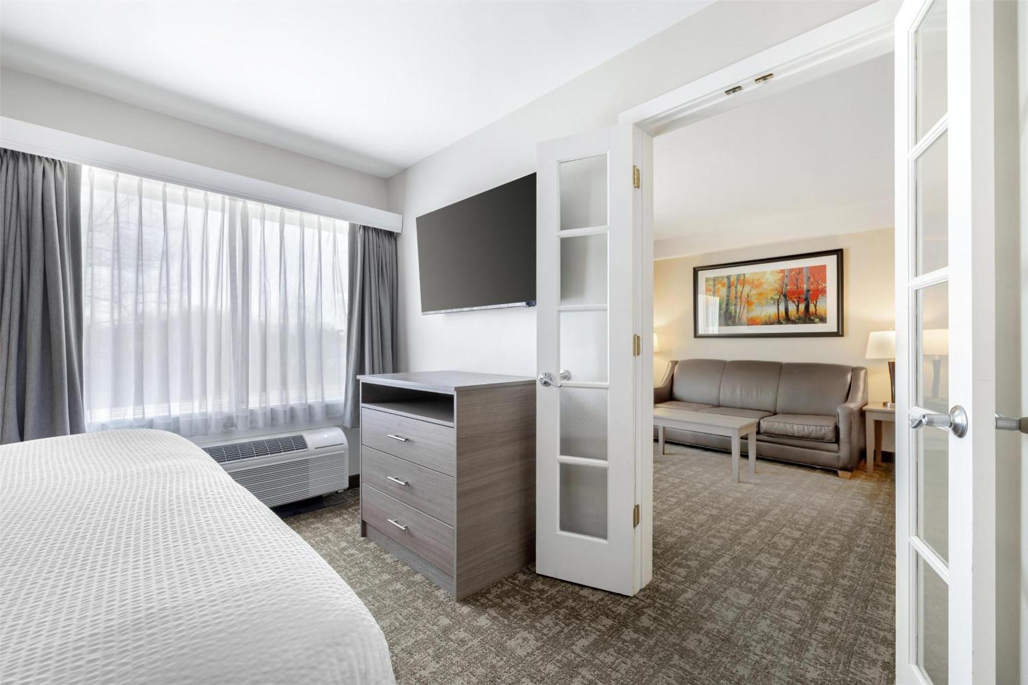 Best Western Plus Windjammer Inn & Conference Center Burlington Ngoại thất bức ảnh